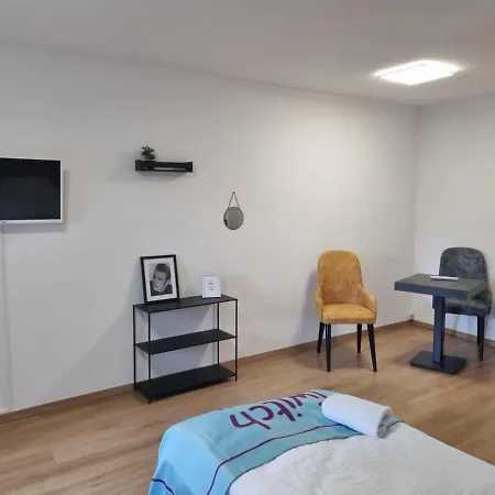 Twitch Apartment Achim